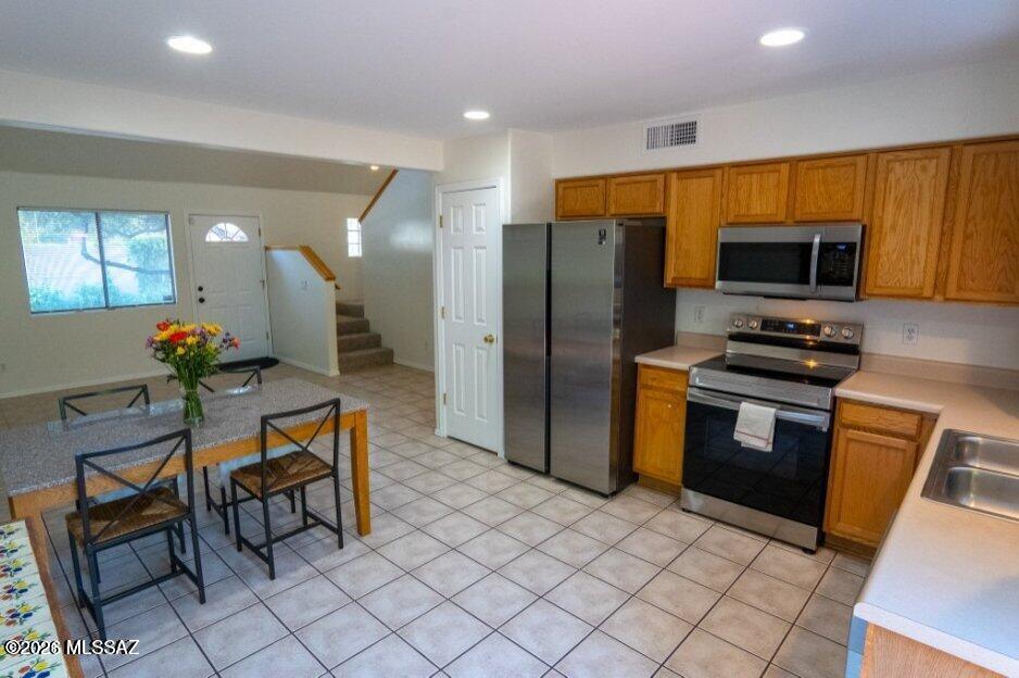 1138 N Wilson Avenue