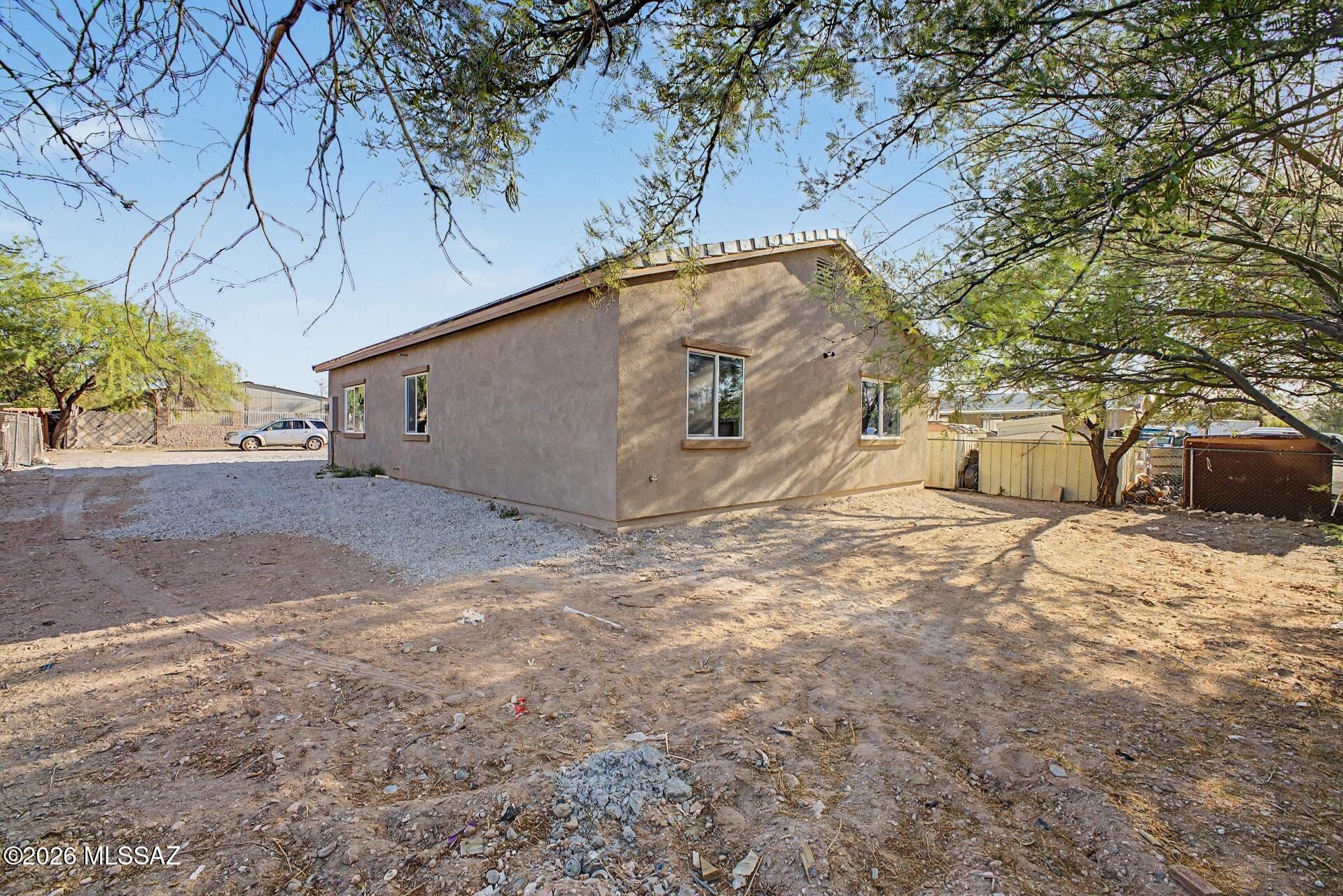 Los Ranchitos - Residential