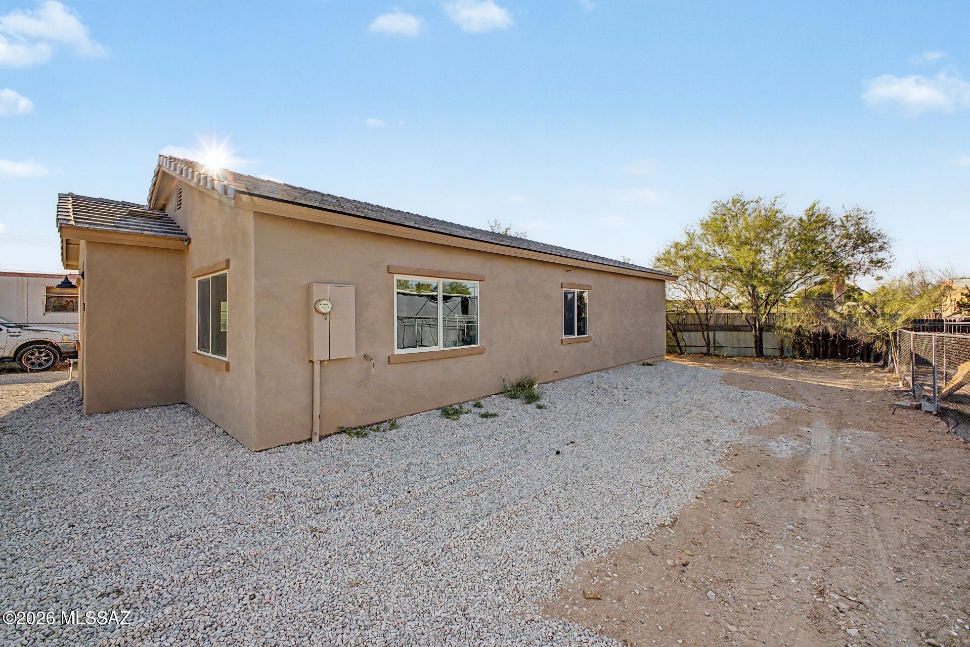 Los Ranchitos - Residential