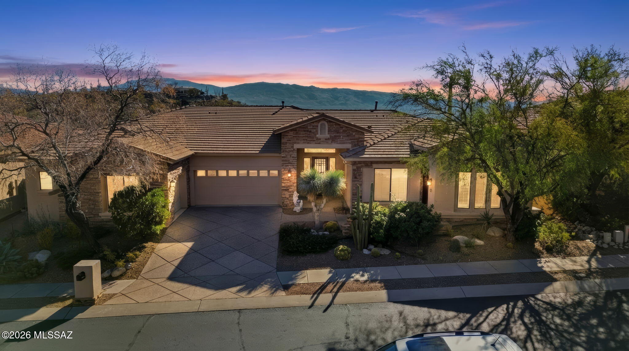 Sabino Mountain (1-290) - Residential