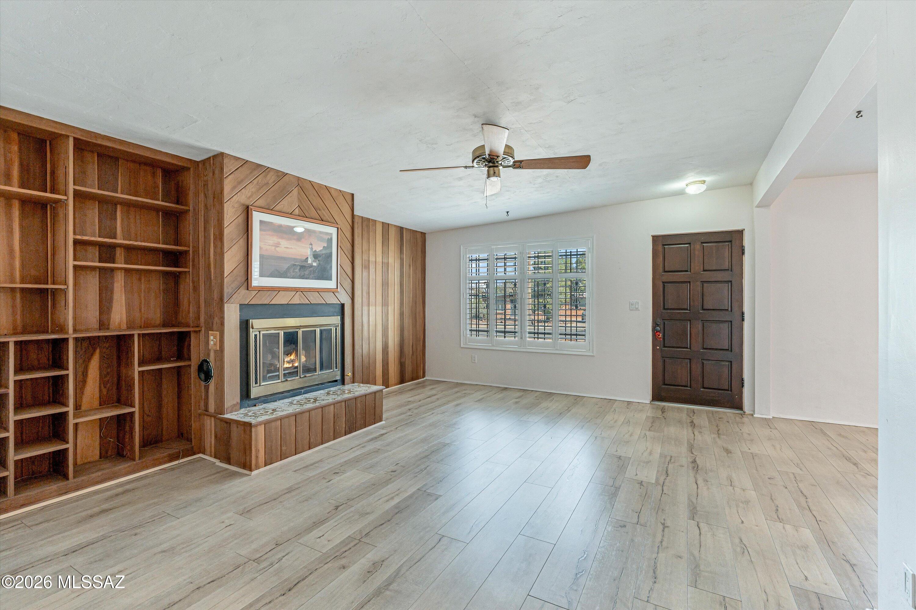 6514 E Calle Mercurio