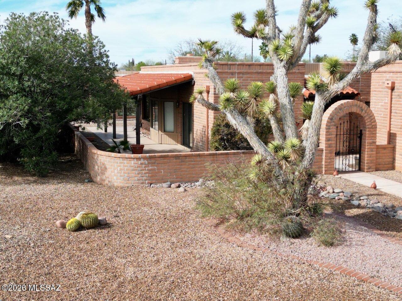 1811 W Placita De Las Fincas