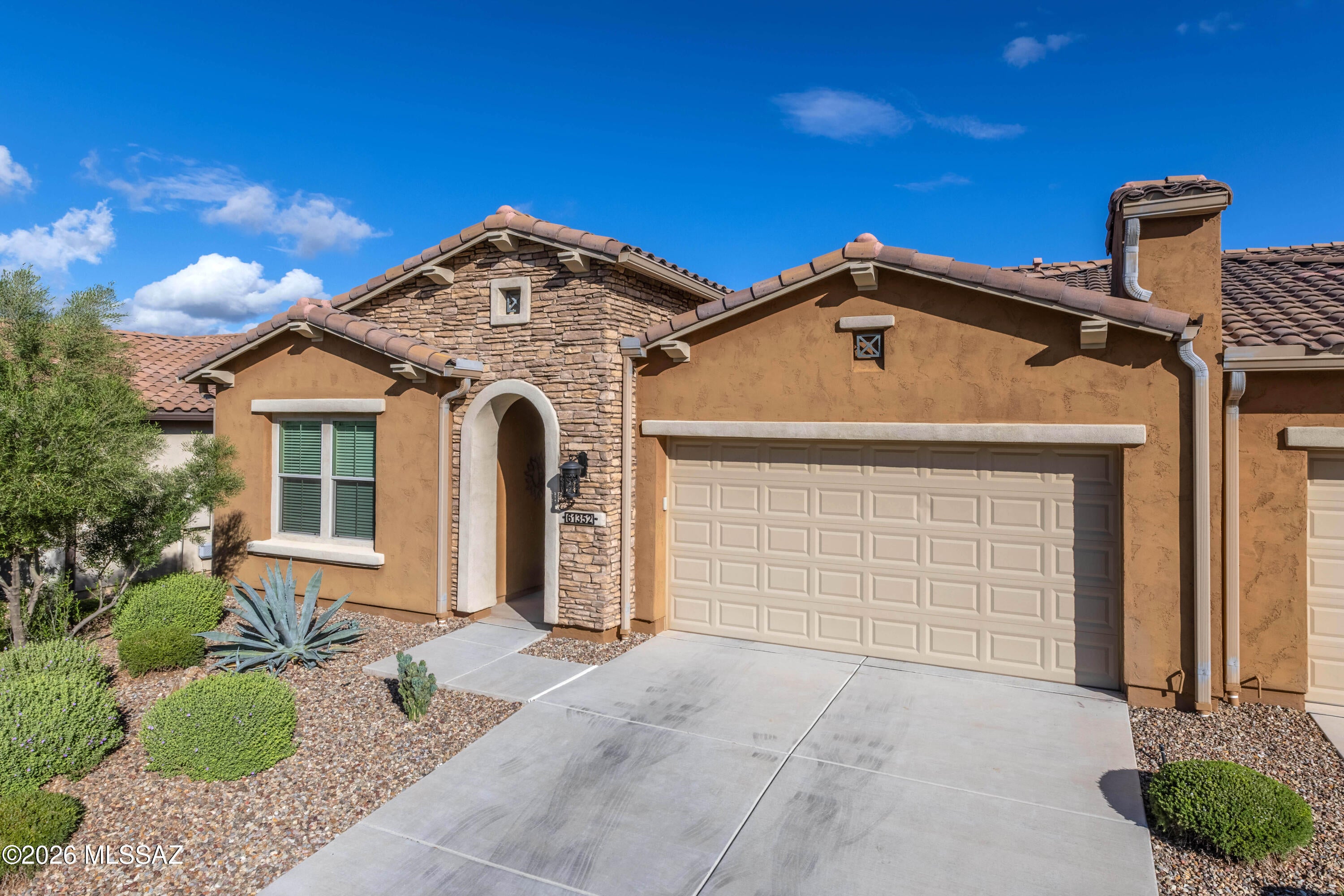 61352 E Flint Drive
