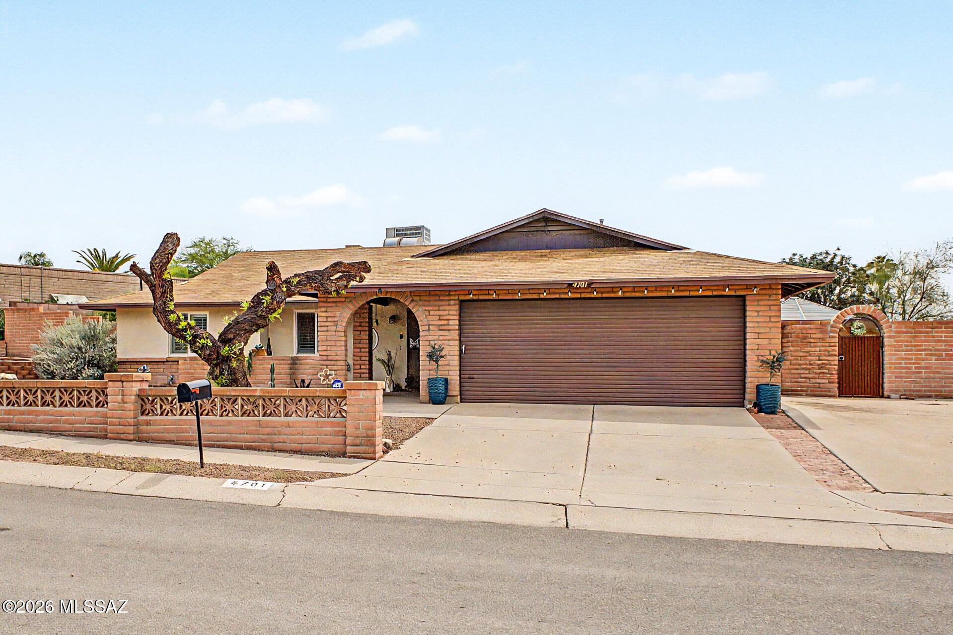 4701 W Red Wolf Drive