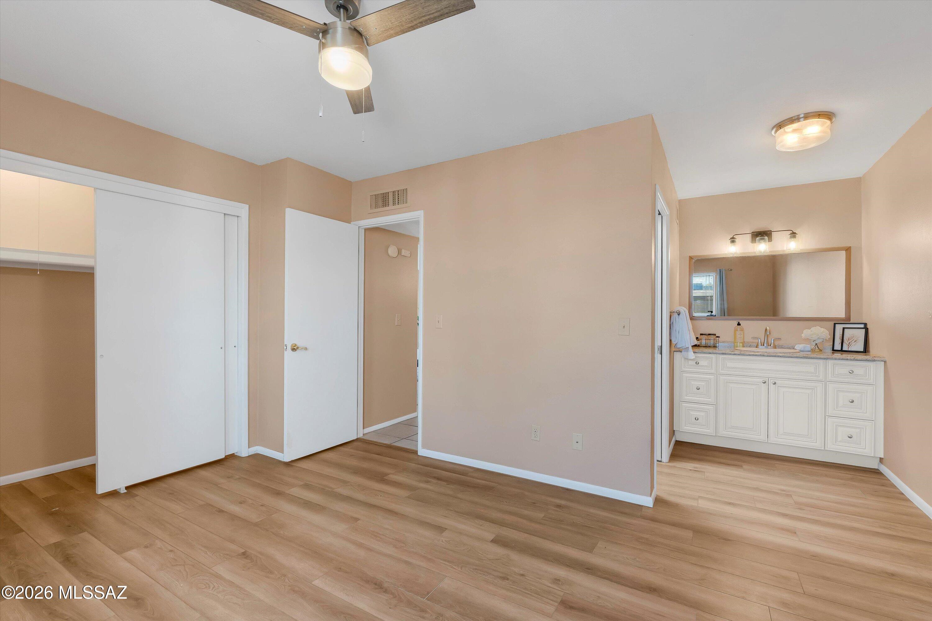 Vista Del Oro Townhouses (1-33) - Residential