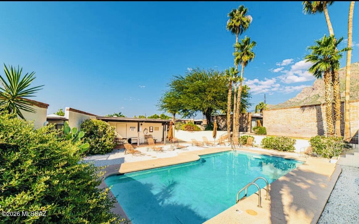 Vista Del Oro Townhouses (1-33) - Residential