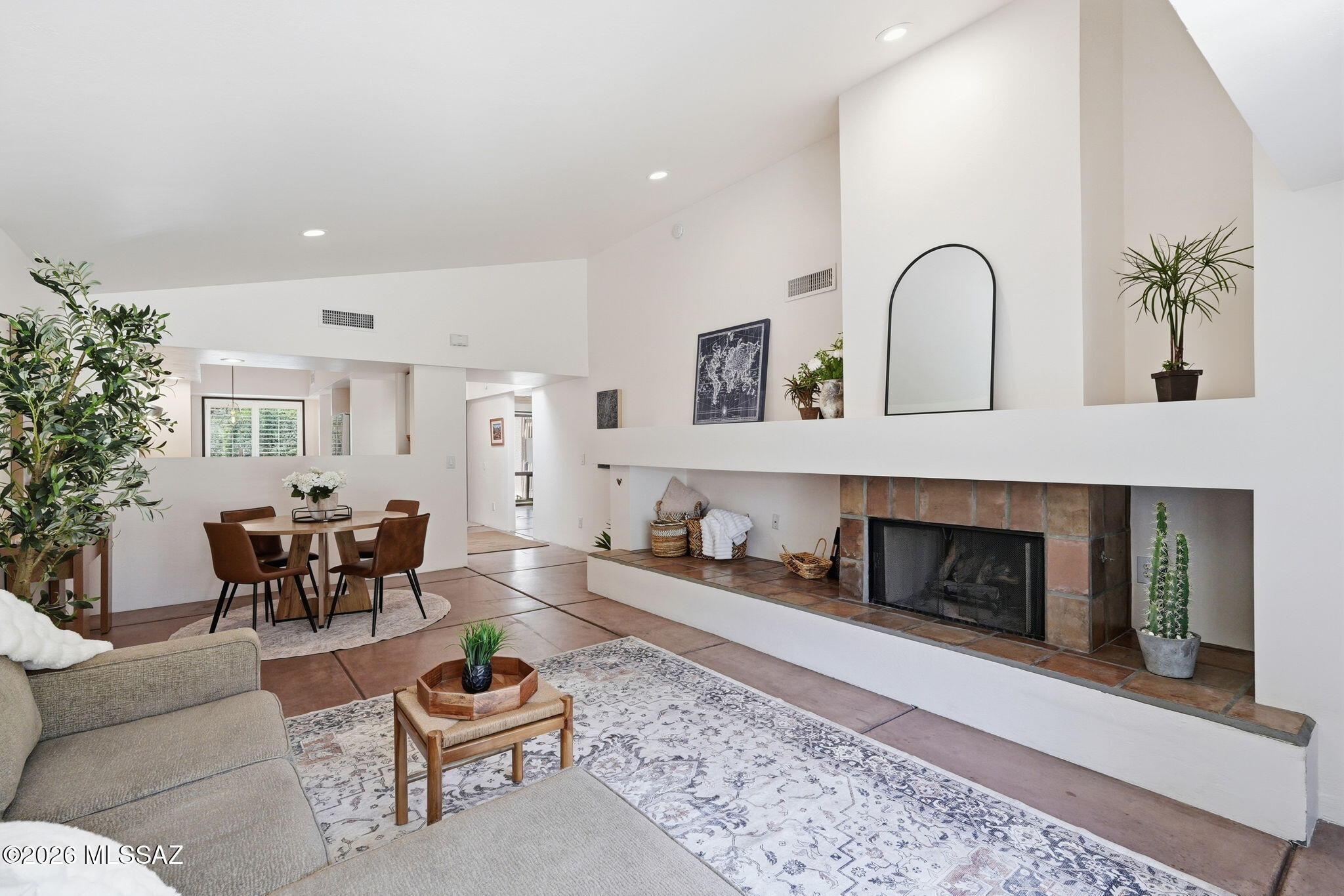 3136 E Macenroe Lane