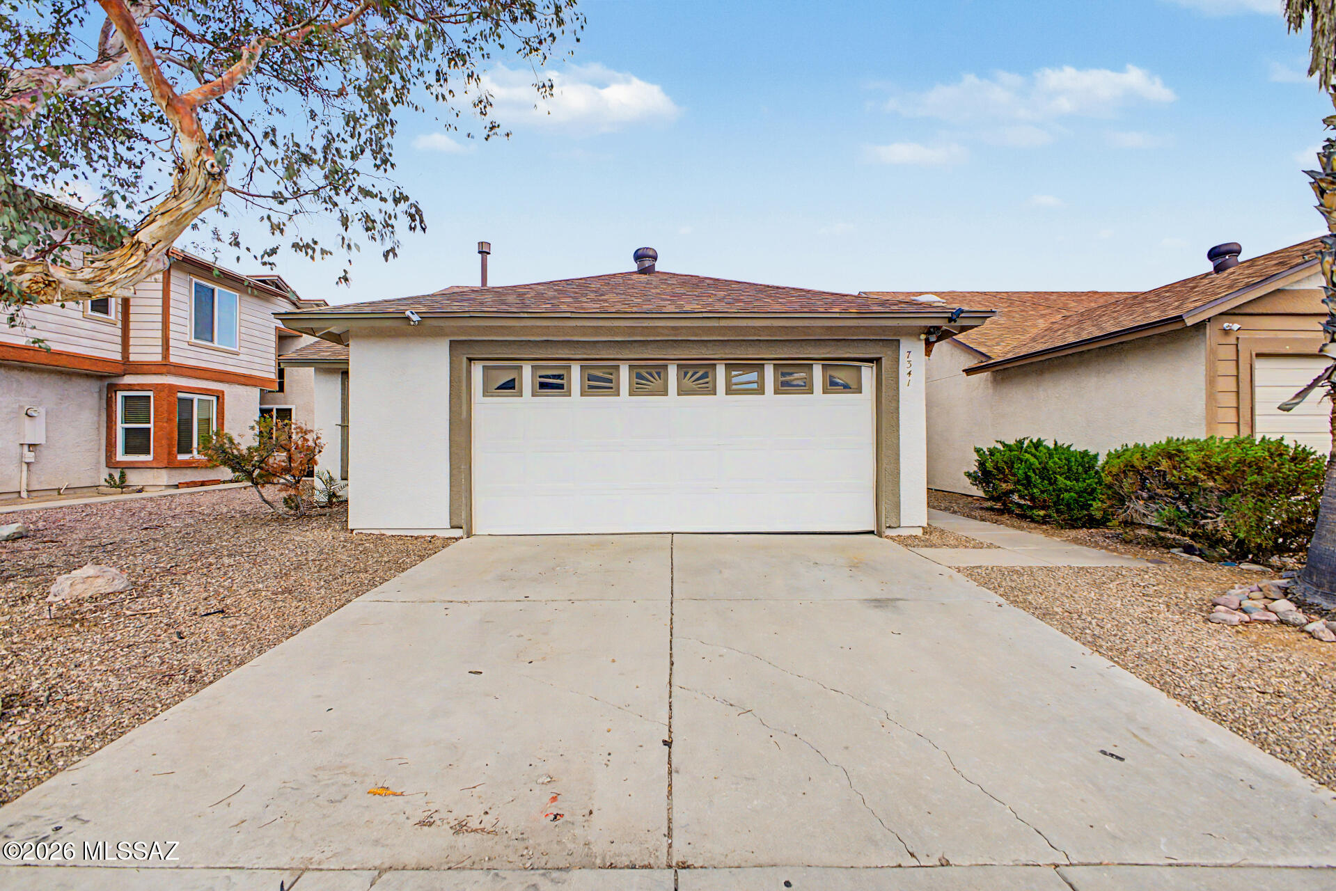 7341 S Avenida Perlina