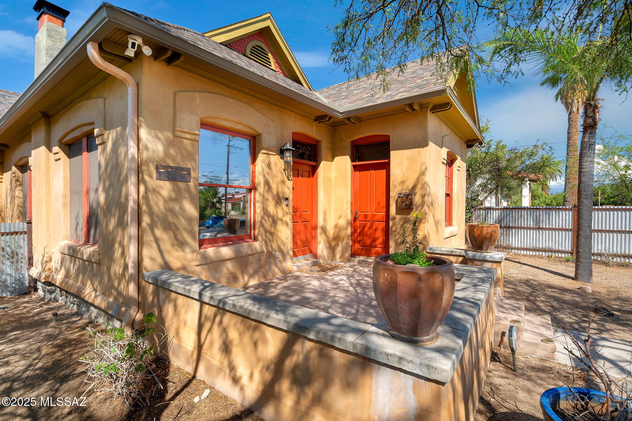 207 E University Boulevard