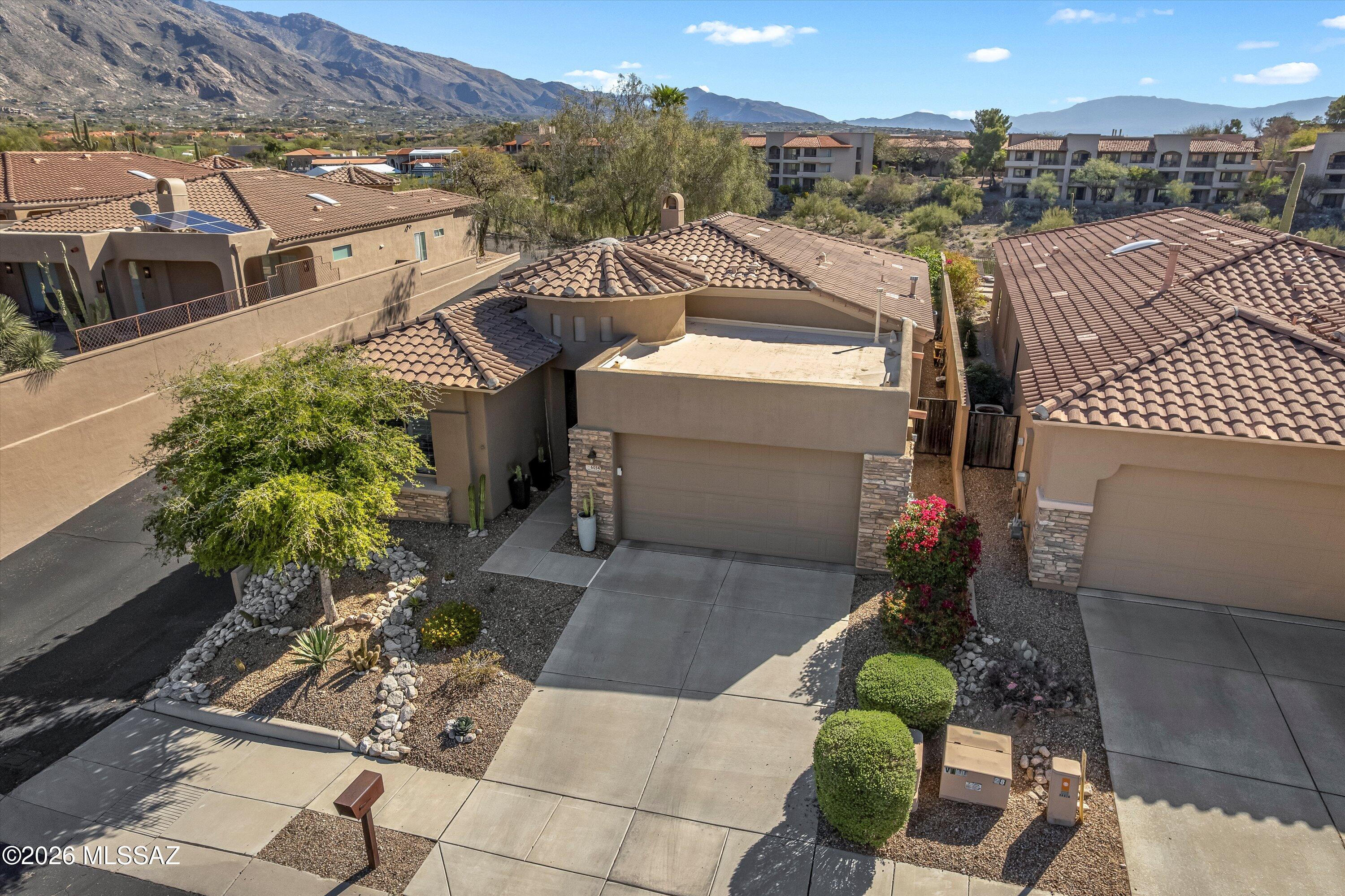 6034 N Campo Abierto