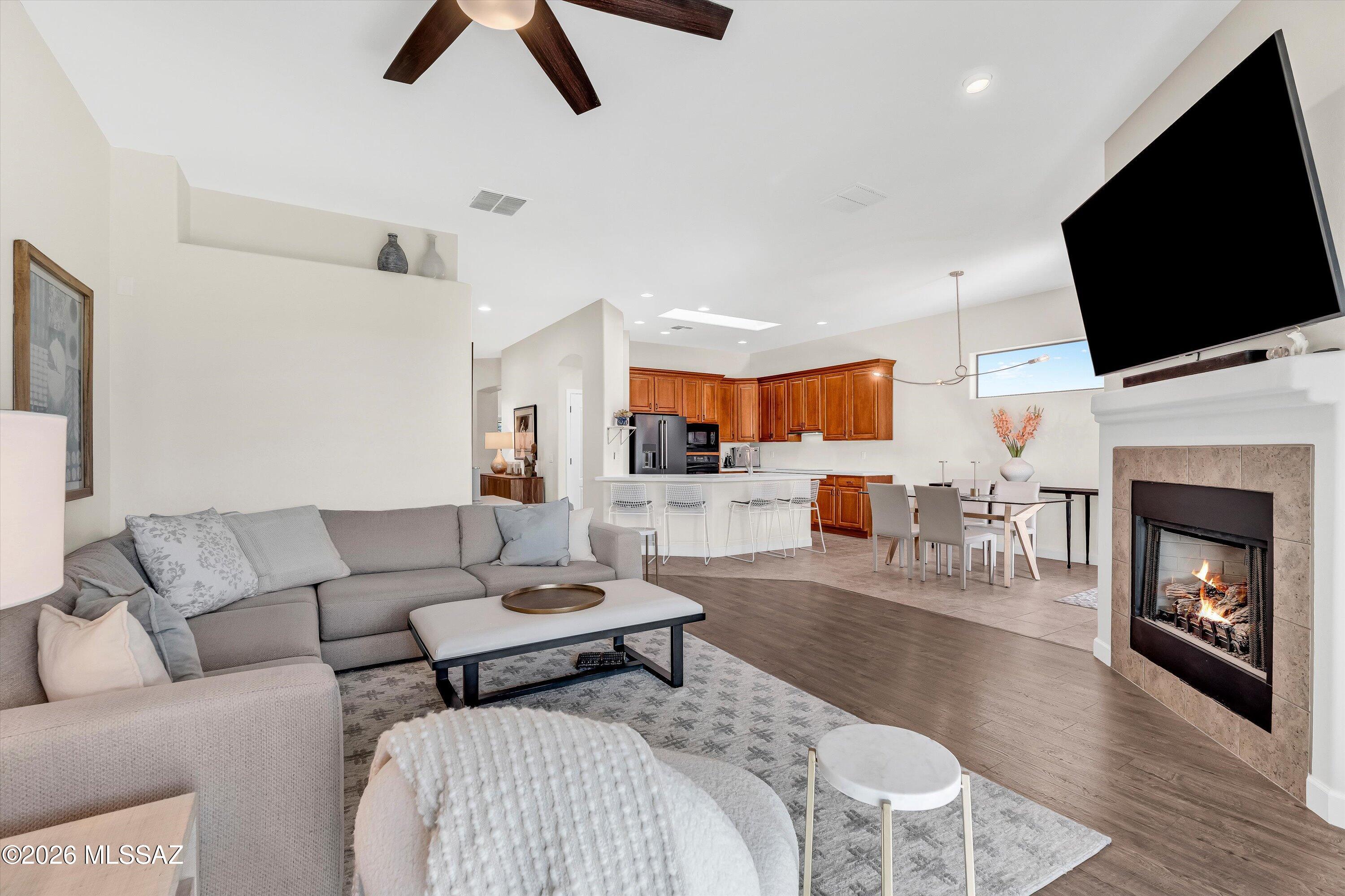 6034 N Campo Abierto