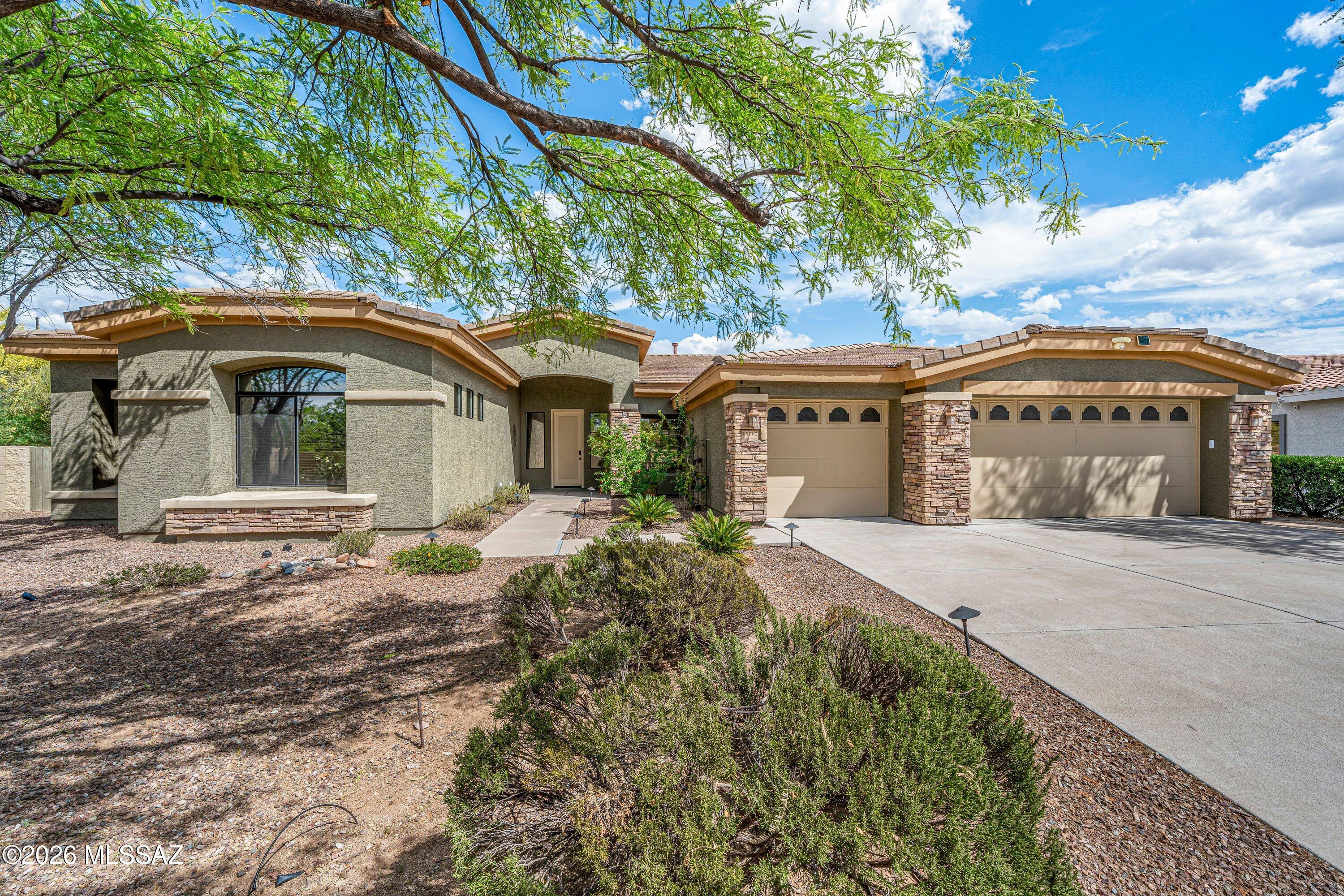 Mira Vista (1-60) - Residential