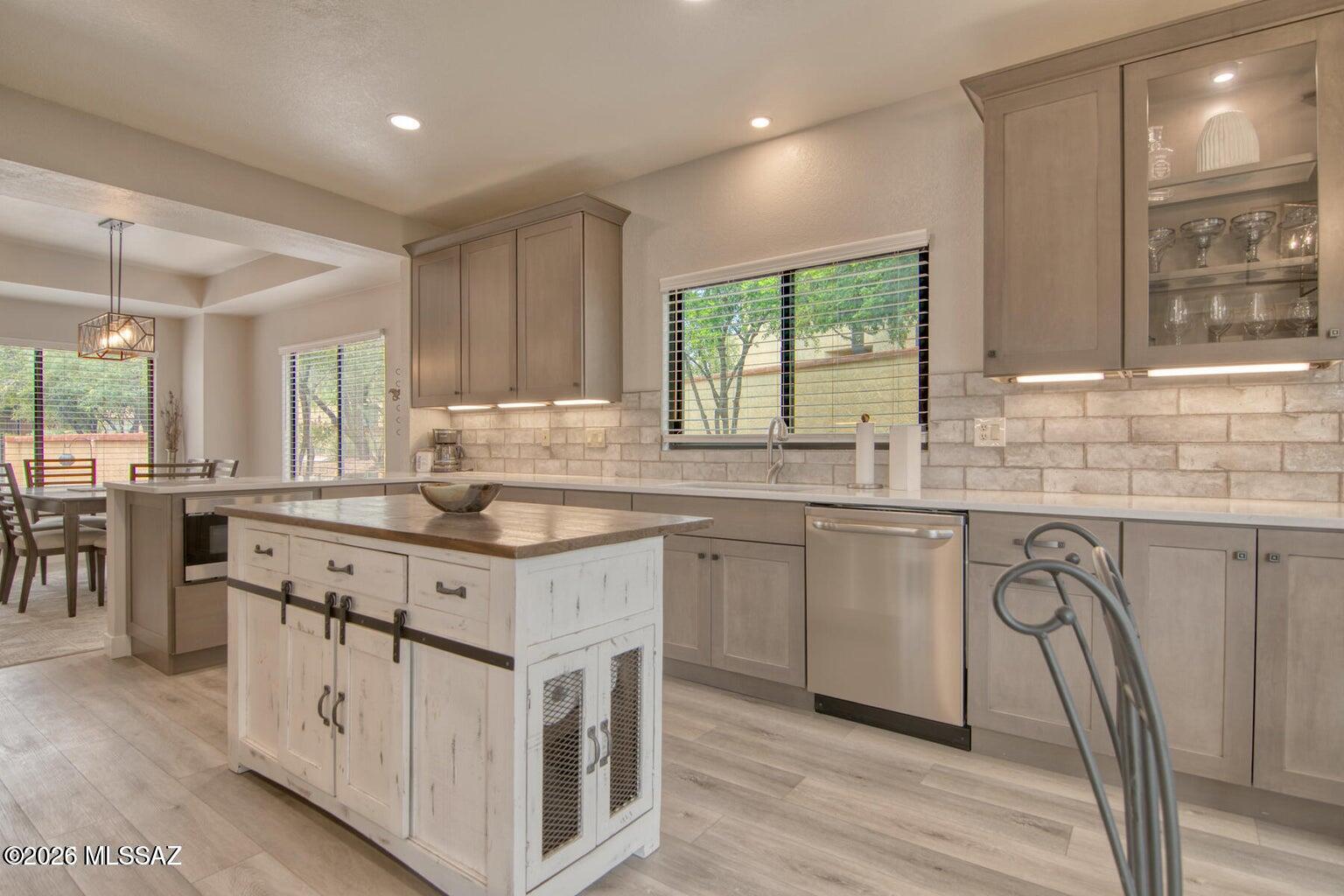 El Conquistador Resort Patio Homes (96-154) - Residential Lease