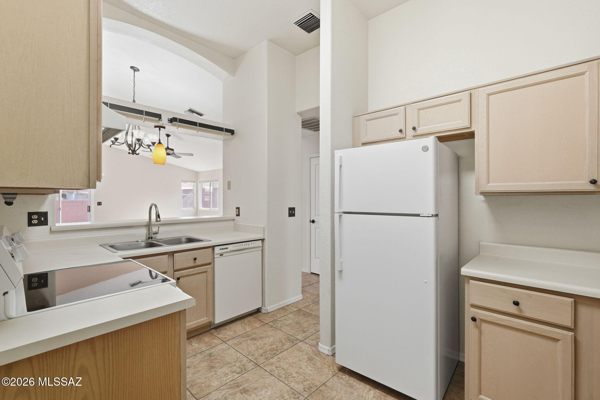 Elliott Homes At Rita Ranch (1-521) - Residential