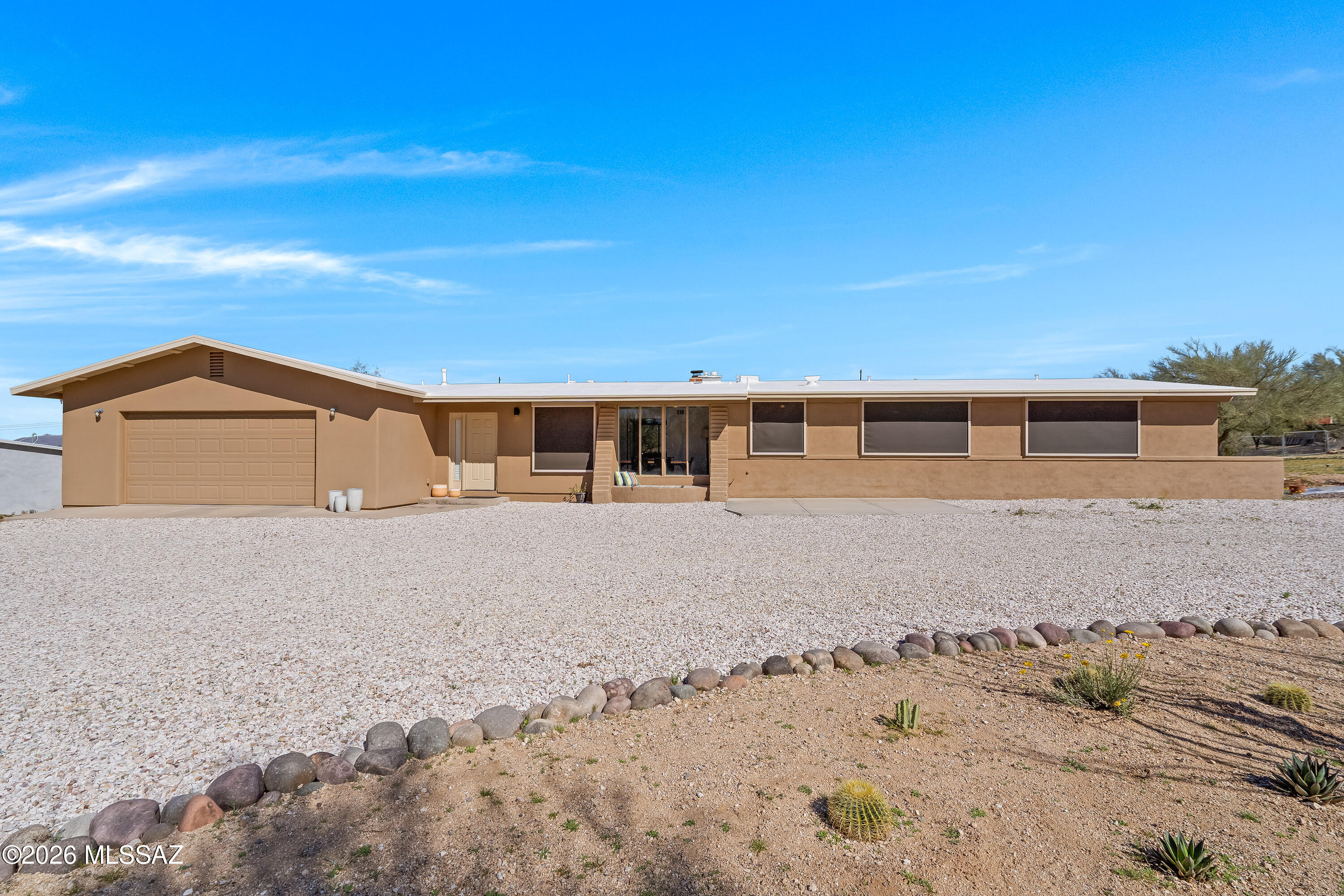 210 W Meadowbrook Drive