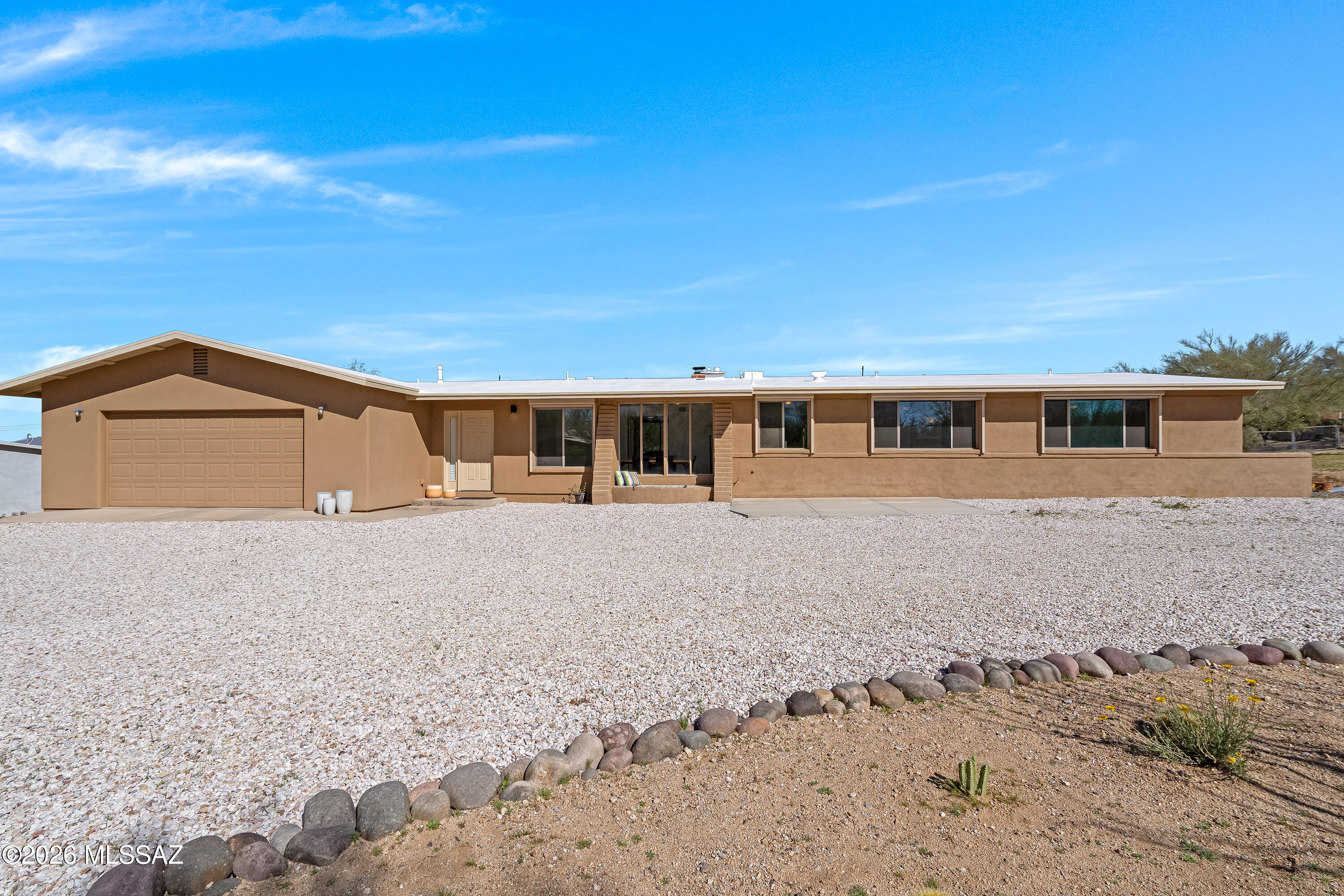 210 W Meadowbrook Drive