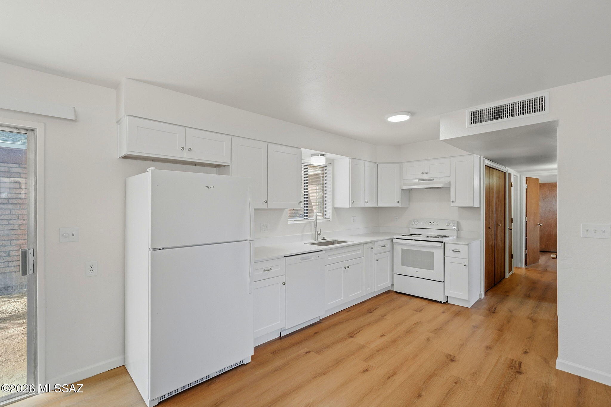 1136-1152 E Hedrick Drive