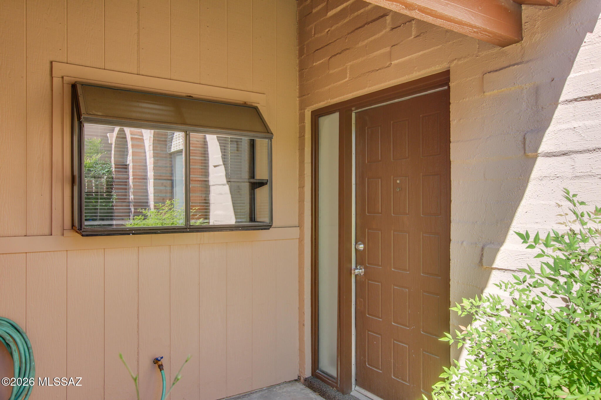 4215 E Presidio Road
