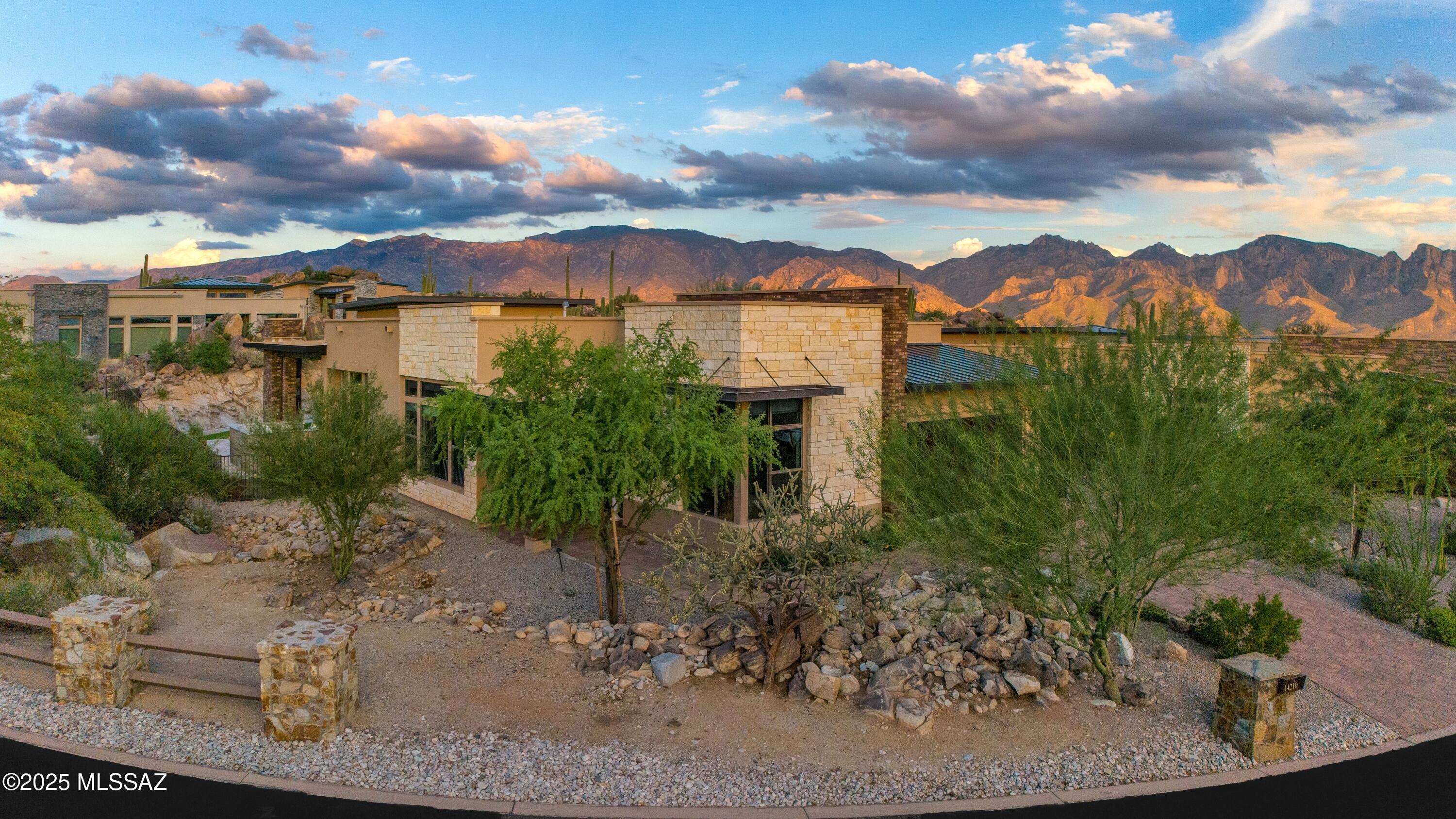 14210 N Stone View Place