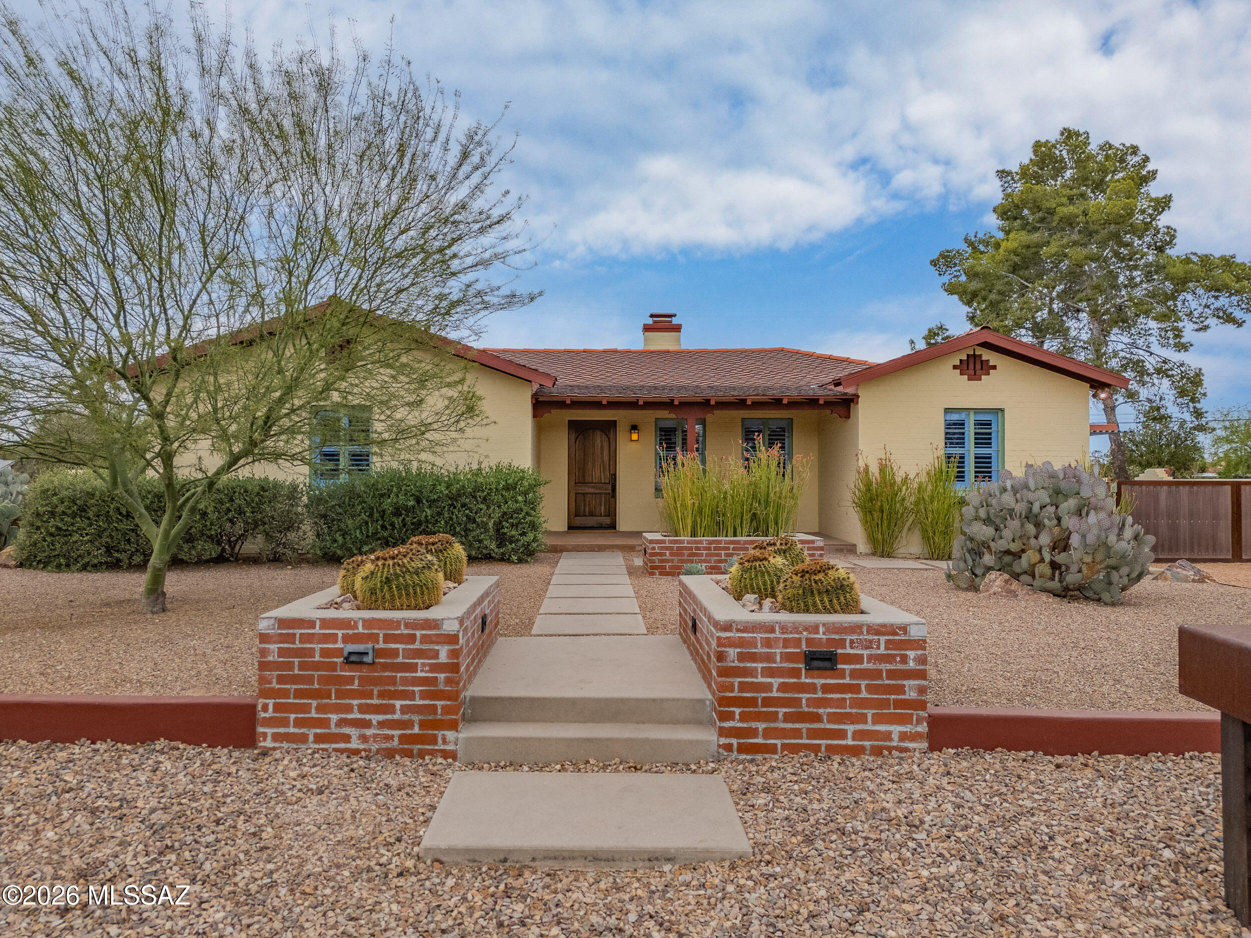 225 N Sierra Vista Drive