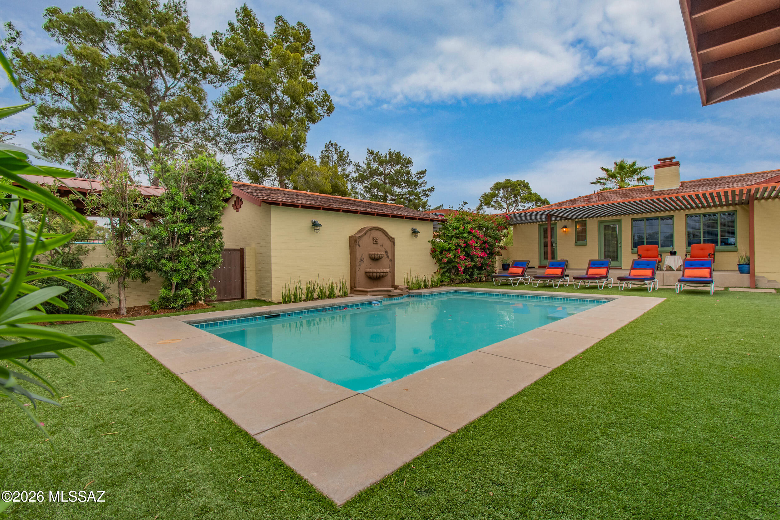 225 N Sierra Vista Drive