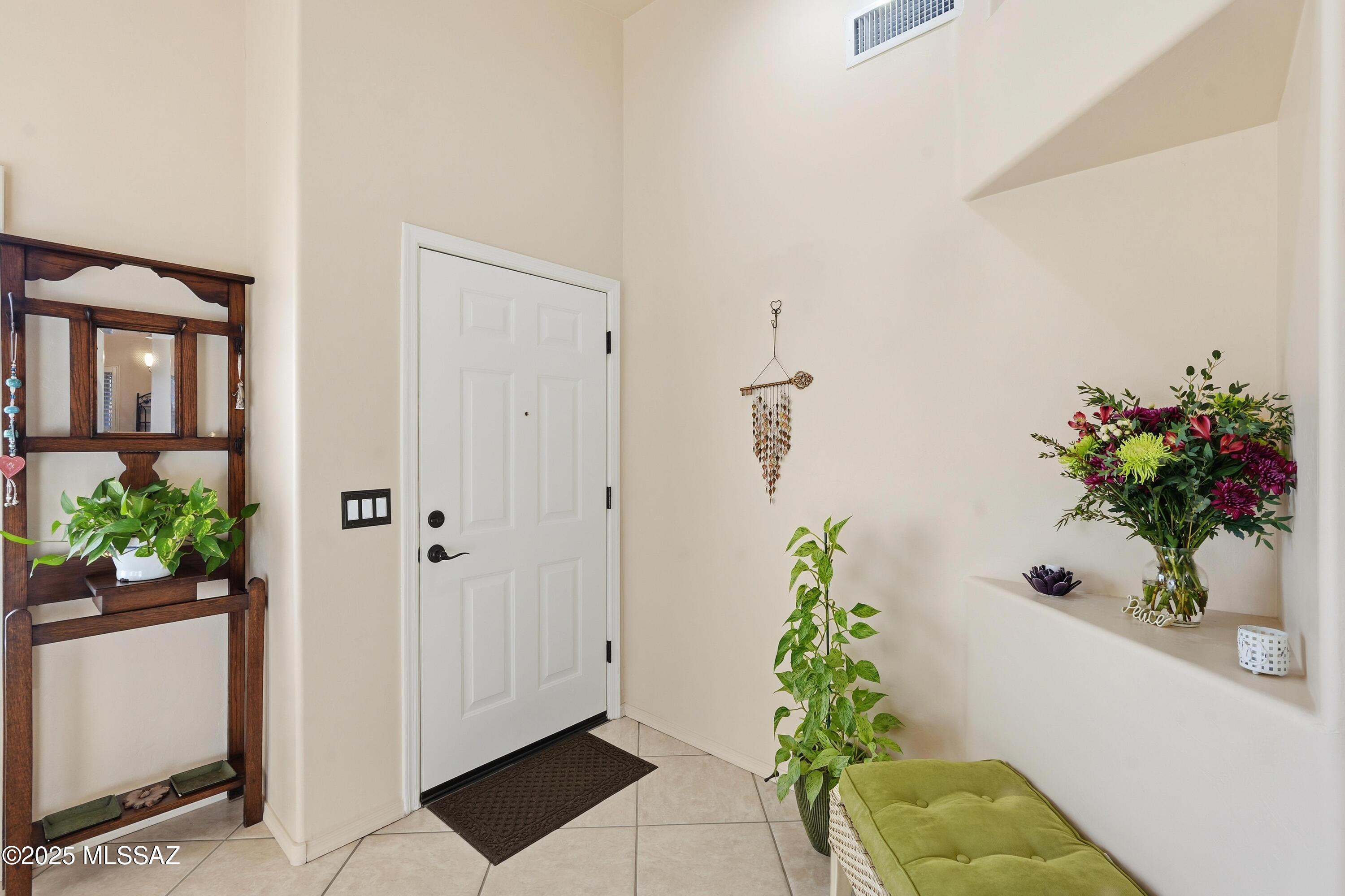 2363 E Wide View Court