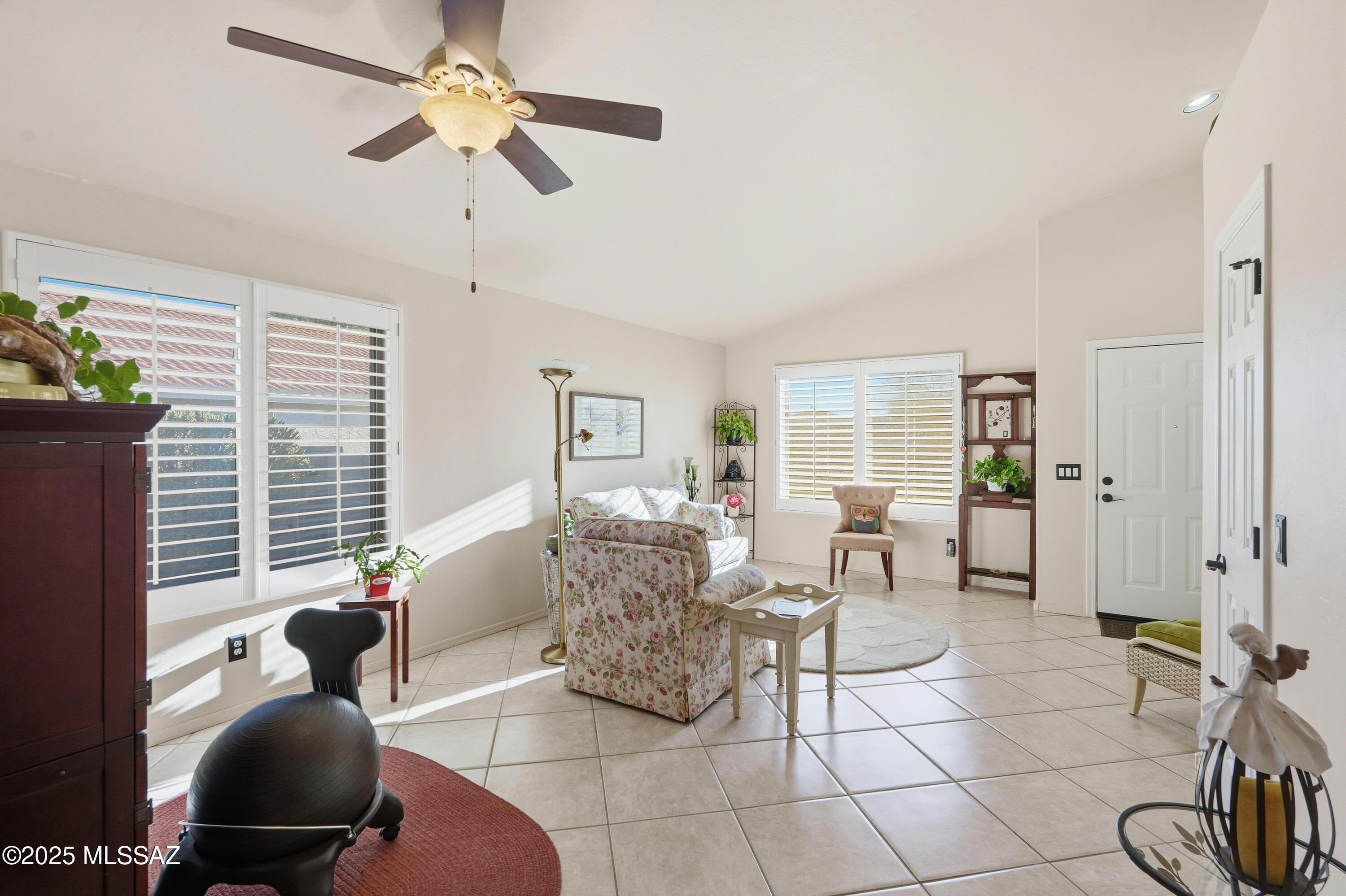 2363 E Wide View Court