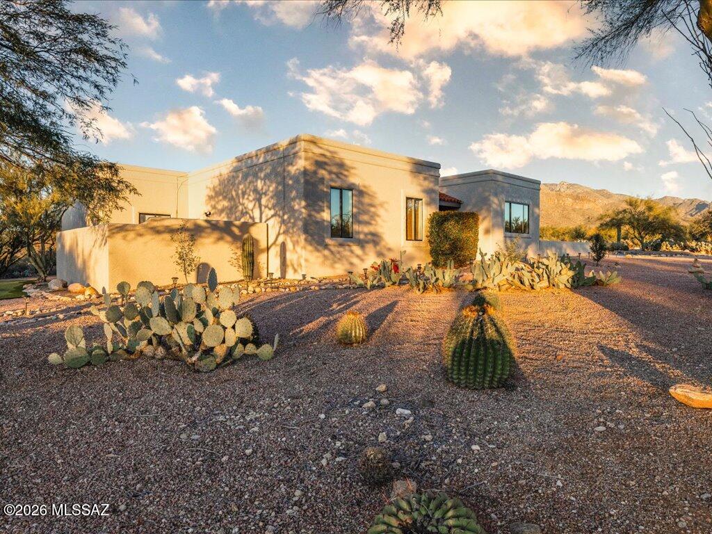 7330 N Michelle Place