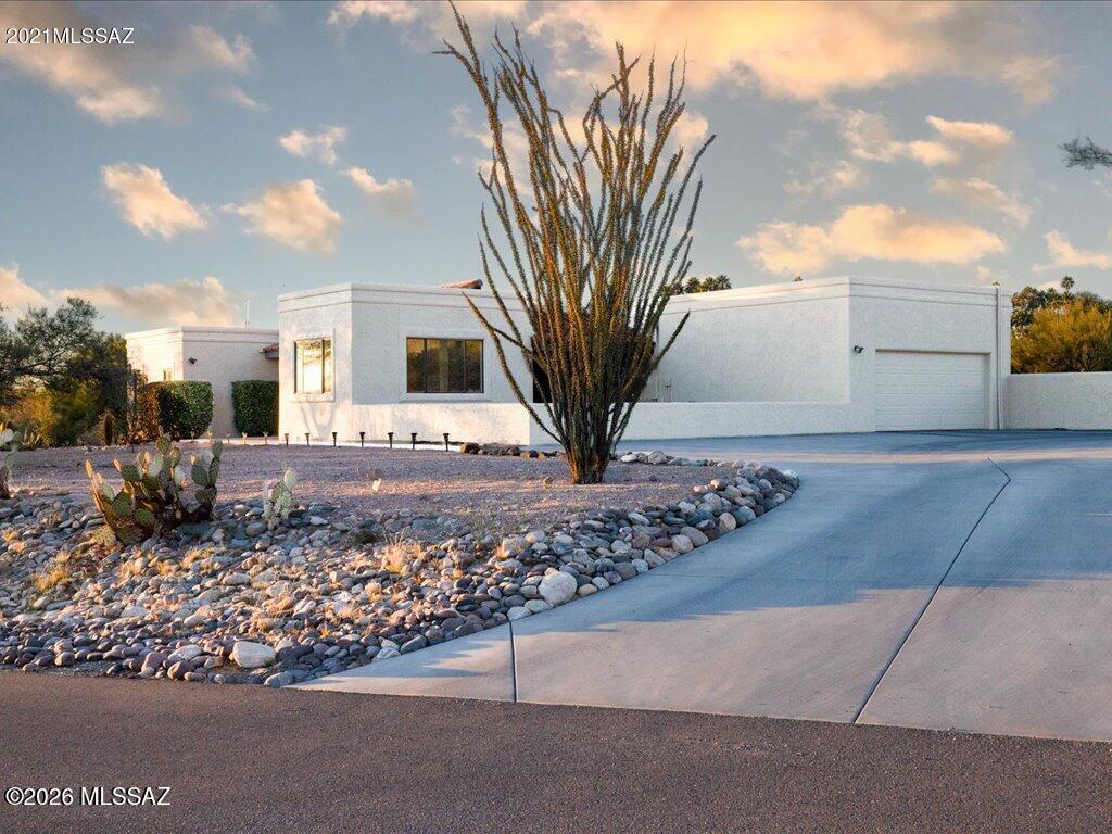 7330 N Michelle Place