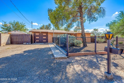 Photo of 6060 E 2nd Street, Tucson, AZ 85711 (MLS # 22624342)