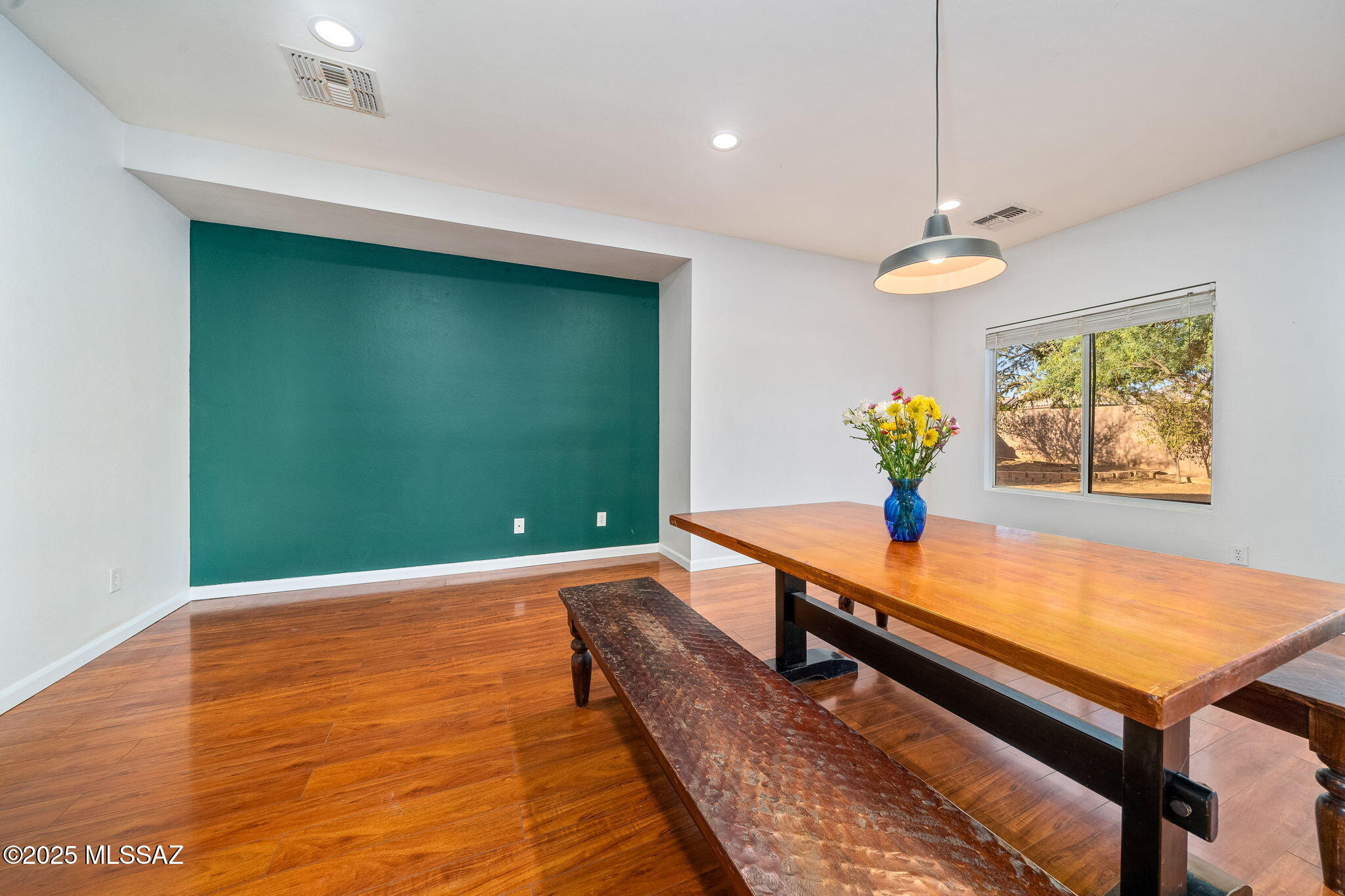 Black Horse (1-411) - Residential