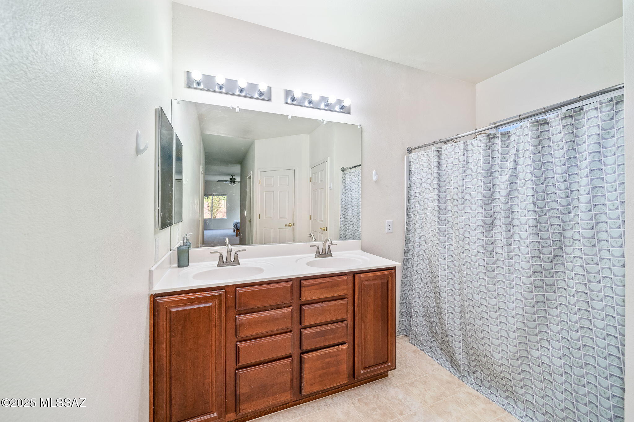 Black Horse (1-411) - Residential