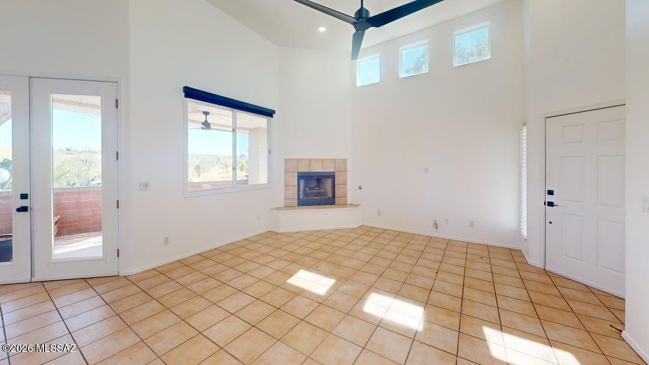 Tucson National Townhomes West III(1-46) - Residential Lease