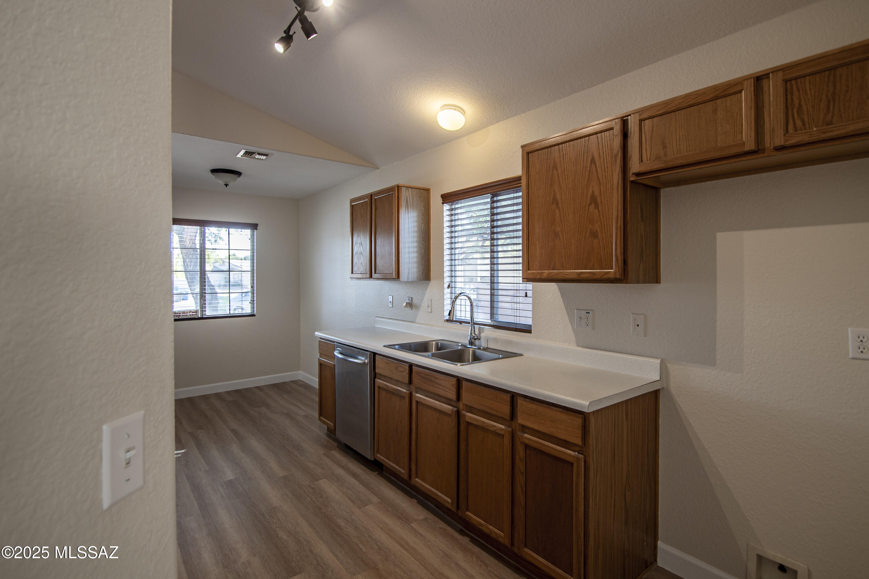 3710 W Sunbright Drive