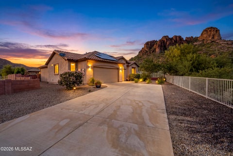 Photo of 4240 W Golden Gate Mountain Court, Tucson, AZ 85746 (MLS # 22625054)