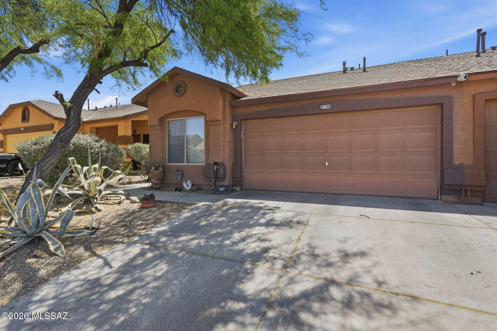 2150 E Calle Los Marmoles