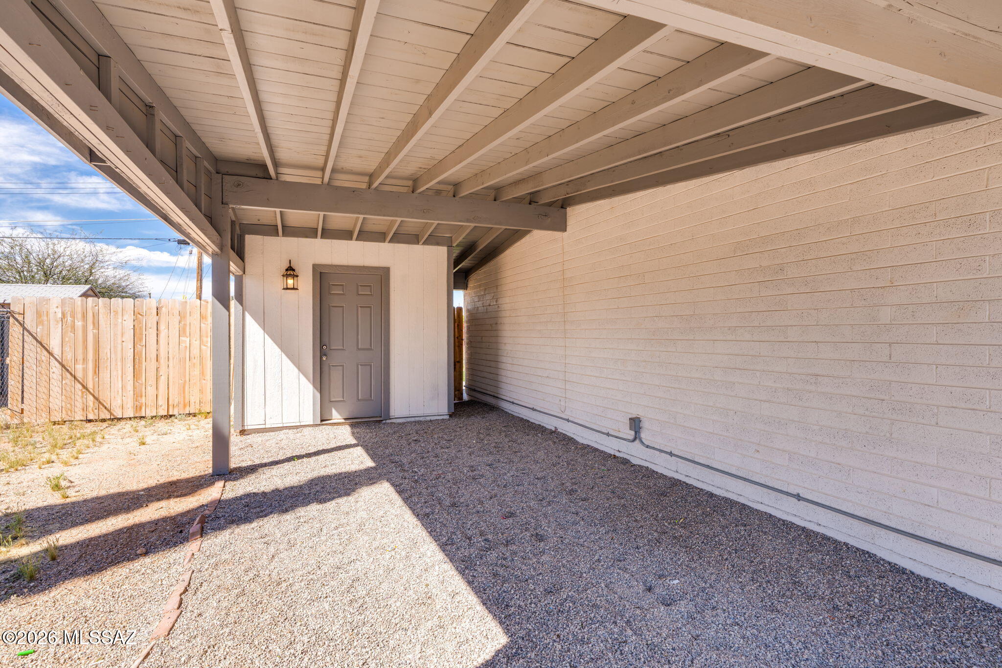 1718 S Avenida Regulo