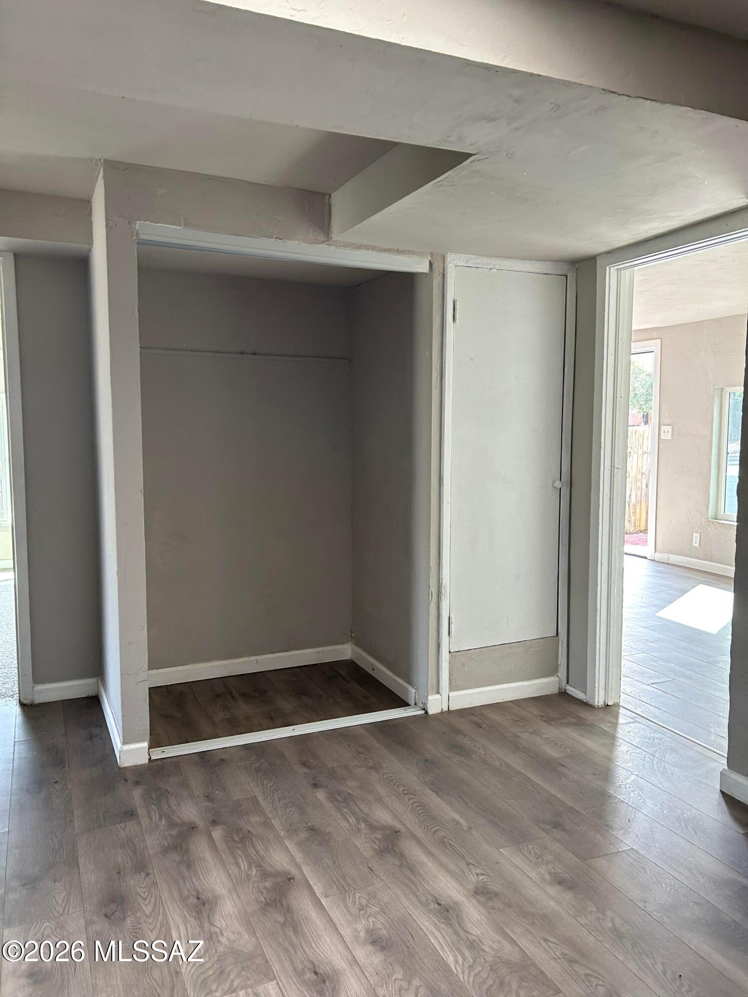 210/212 W Blacklidge Drive