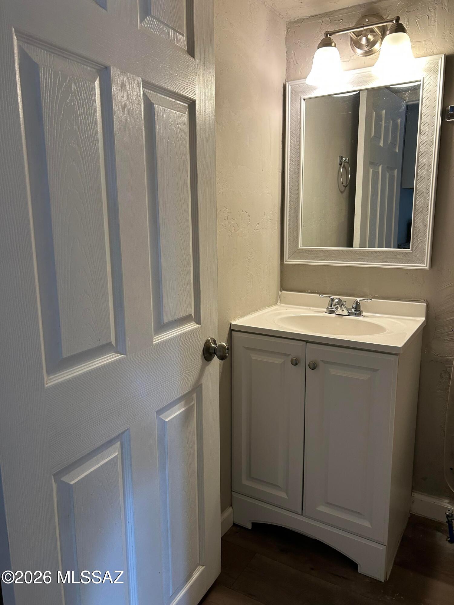 210/212 W Blacklidge Drive