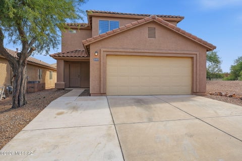 Photo of 787 W Cholla Crest DR, Green Valley, AZ 85614 (MLS # 22622224)