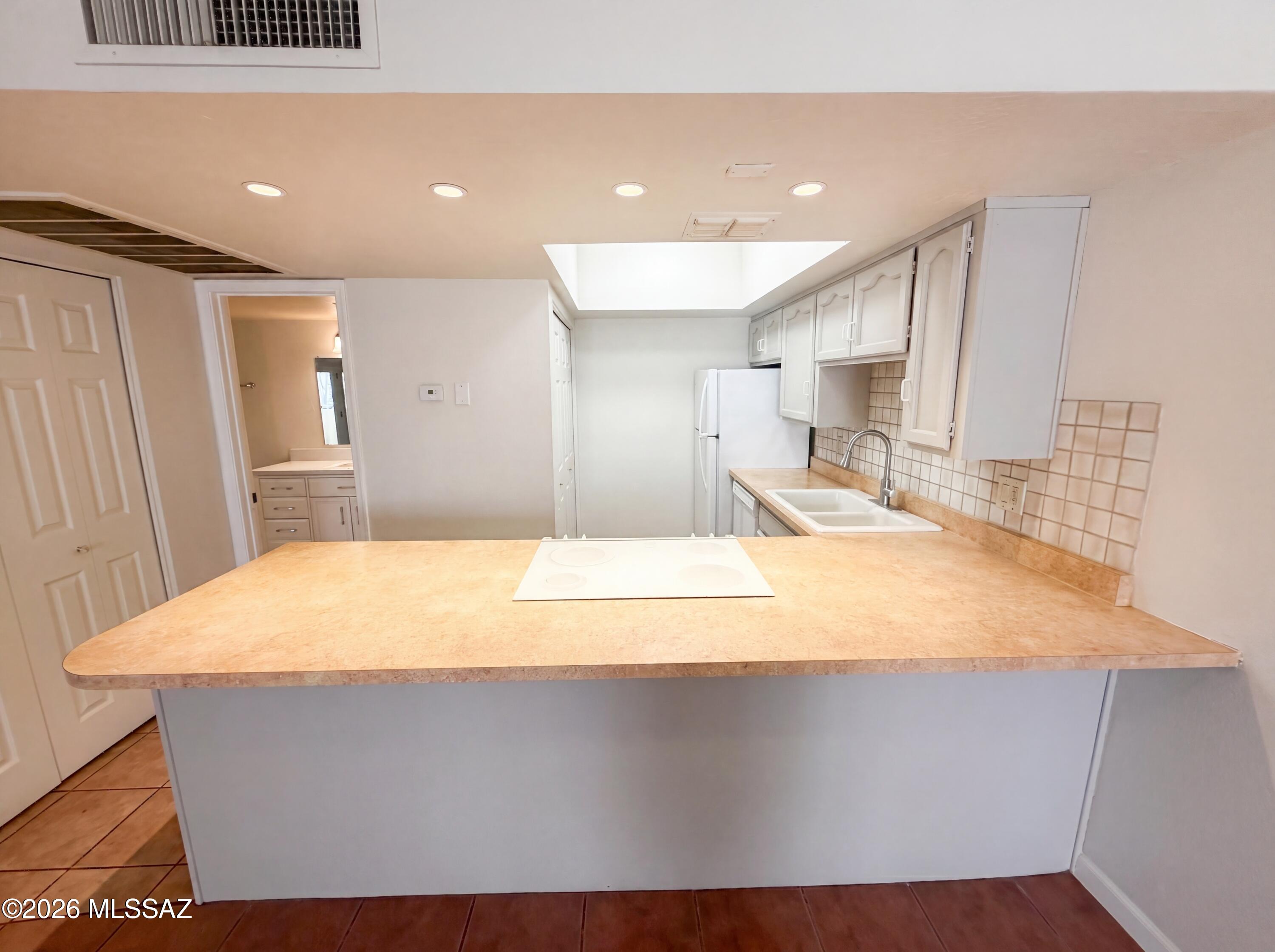 Casitas Real Condos. - Residential