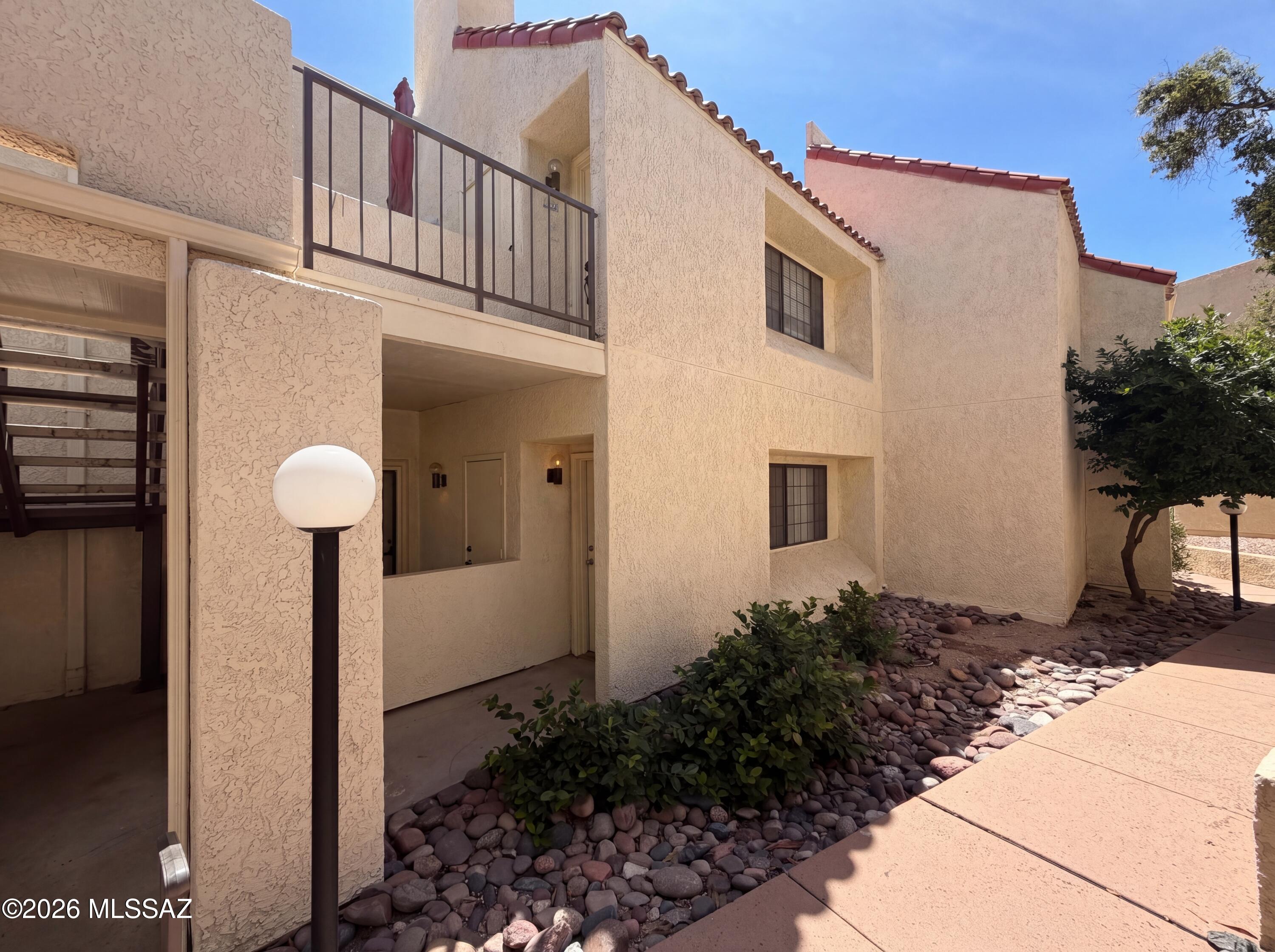 Casitas Real Condos. - Residential