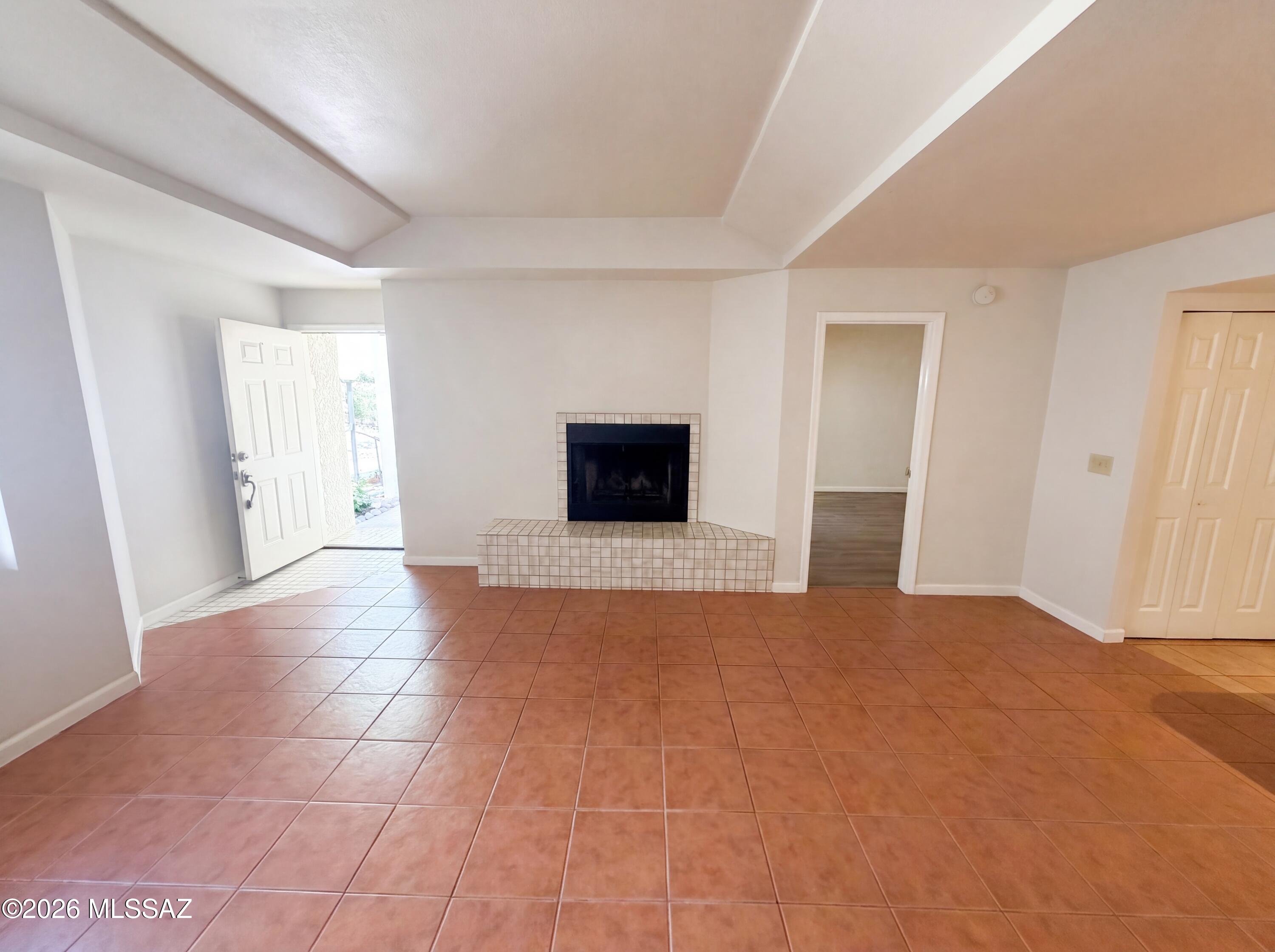 Casitas Real Condos. - Residential