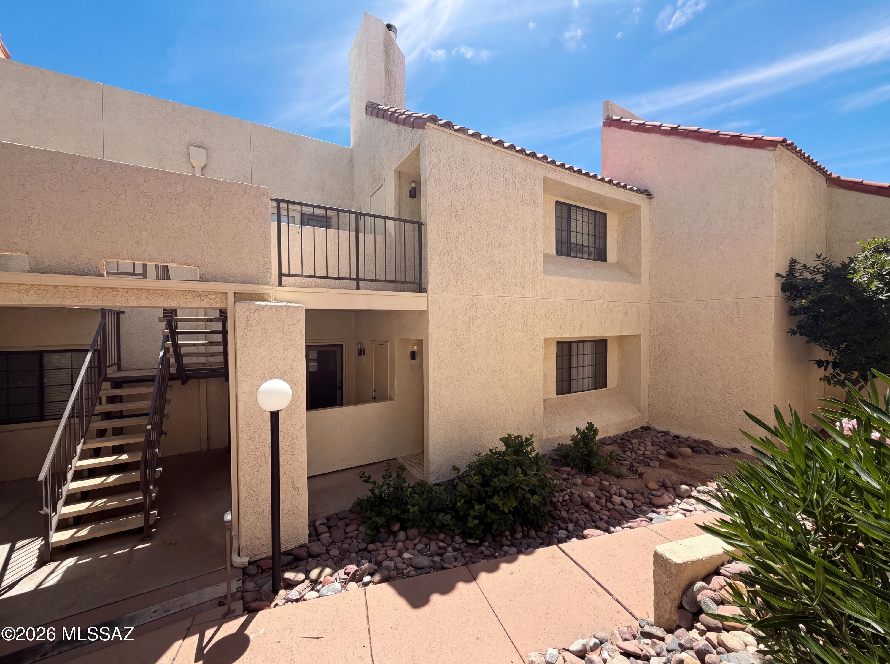 Casitas Real Condos. - Residential
