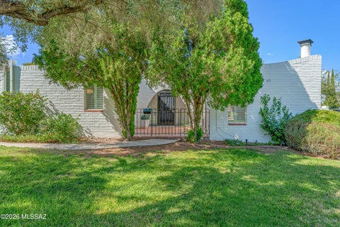 Photo of 621 W Las Lomitas Road, Tucson, AZ 85704 (MLS # 22621463)