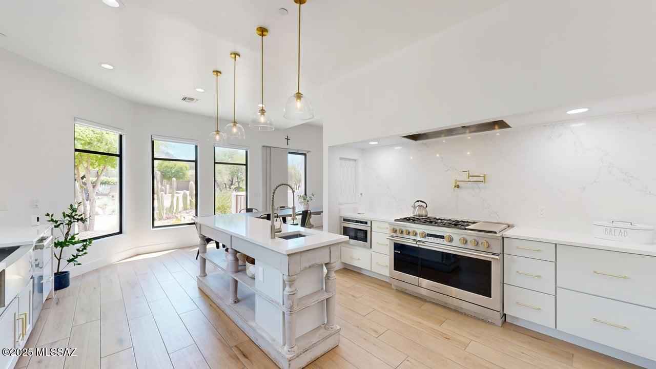 109 E Loch Lomond Place