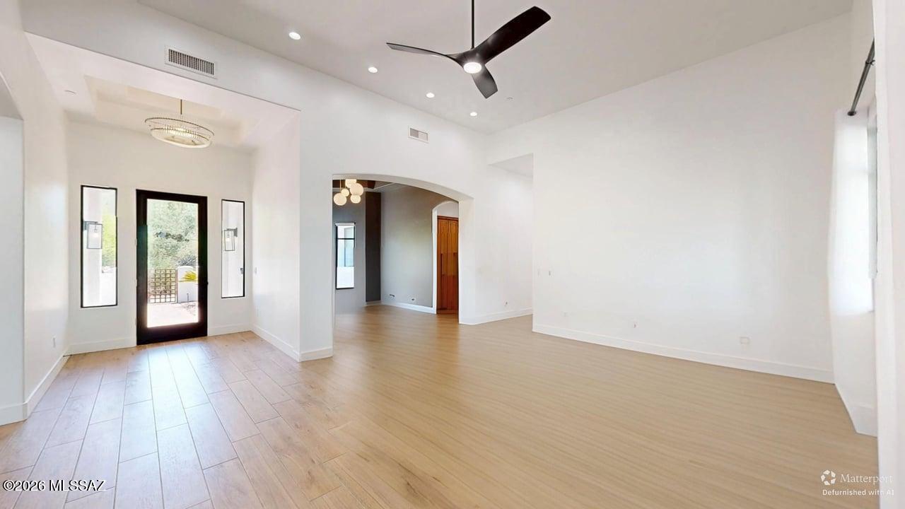 109 E Loch Lomond Place