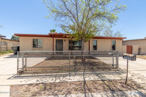Photo of 4922 S Cassia Way, Tucson, AZ 85706 (MLS # 22607644)