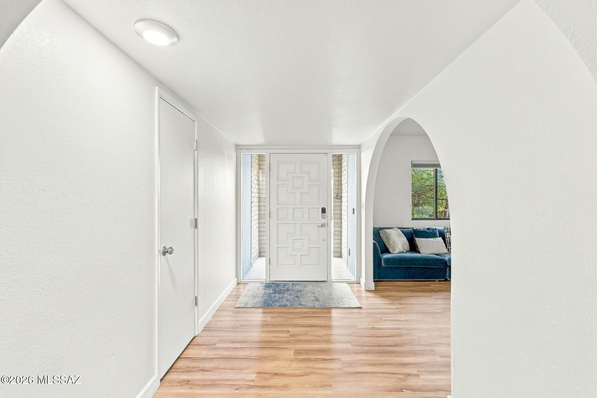 2401 N Avenida De La Lantana