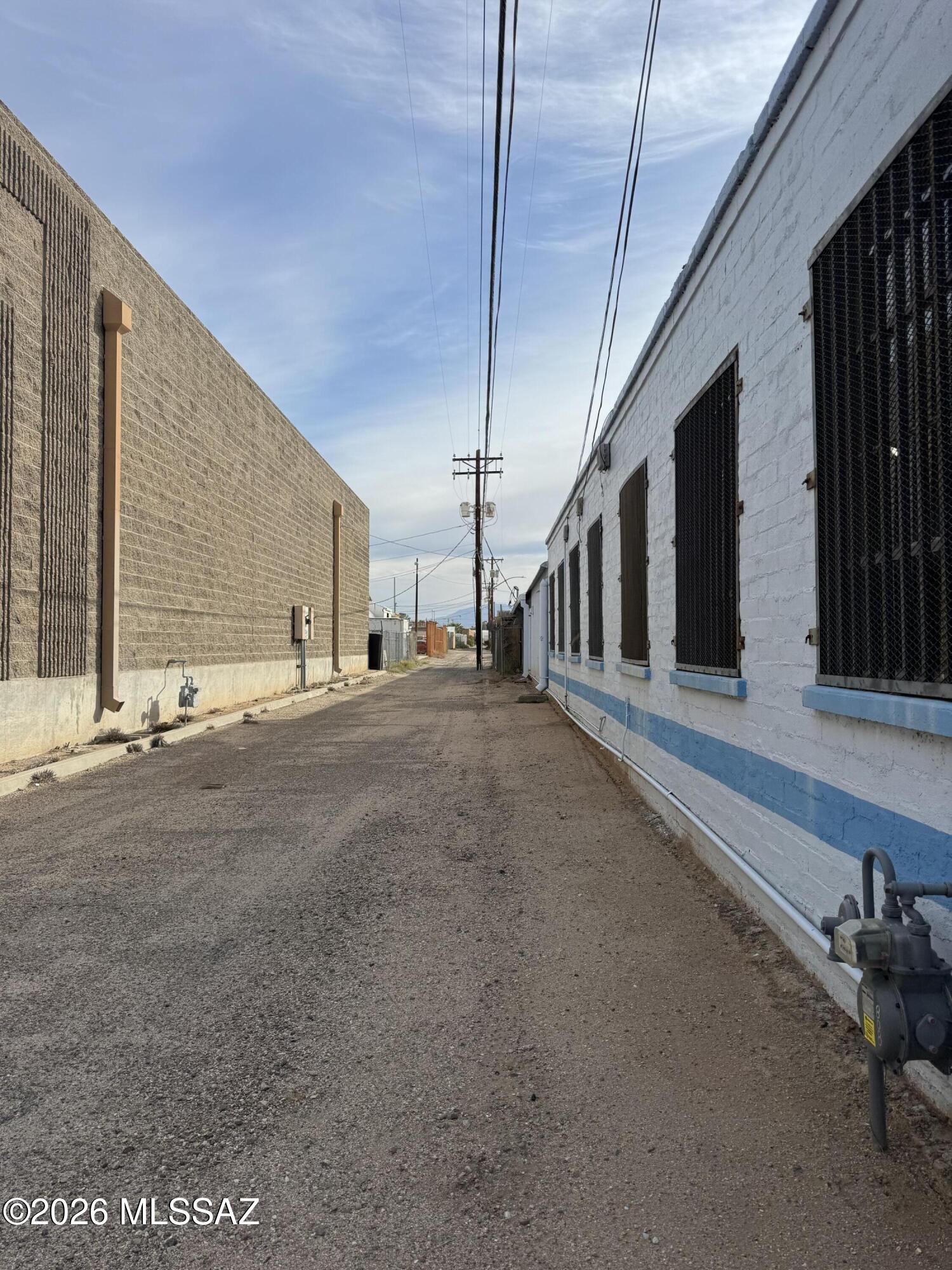 321-327 S Kino Pw Parkway S